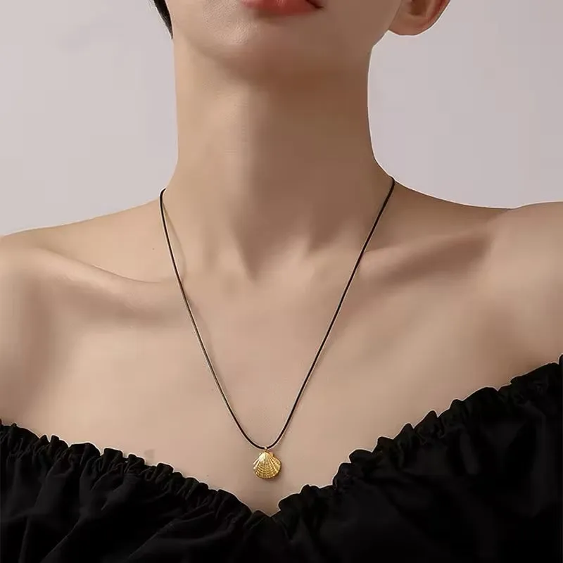 Adjustable Rope Minimalist Shell Pendant Necklace