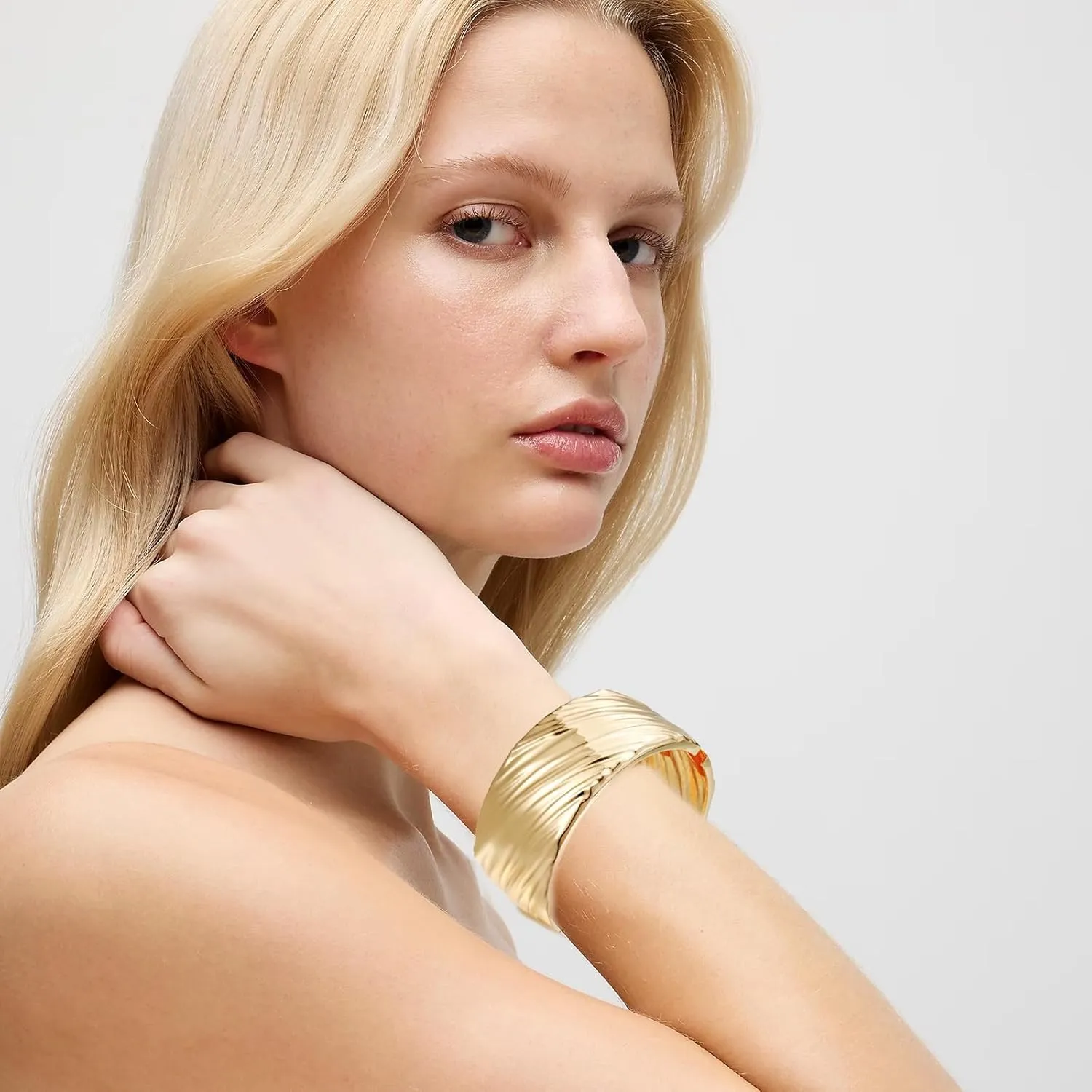 Chunky Gold Bangle Bracelets for Women Hammered Texture Cuff Bangles Wrist Wrap Bangle Bracelet Jewelry