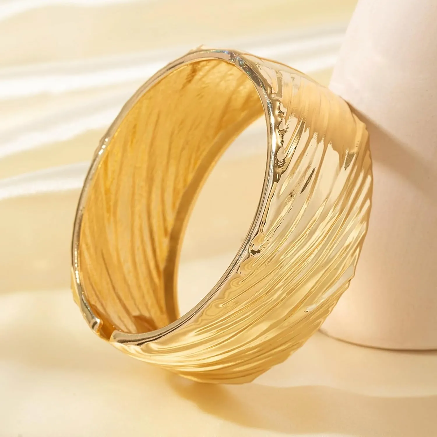 Chunky Gold Bangle Bracelets for Women Hammered Texture Cuff Bangles Wrist Wrap Bangle Bracelet Jewelry