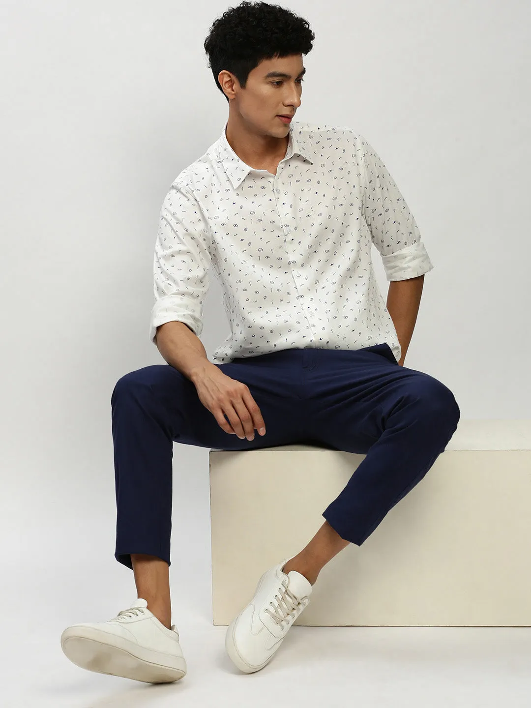 Men White Smart Slim Fit Printed Cotton Casual Shirt