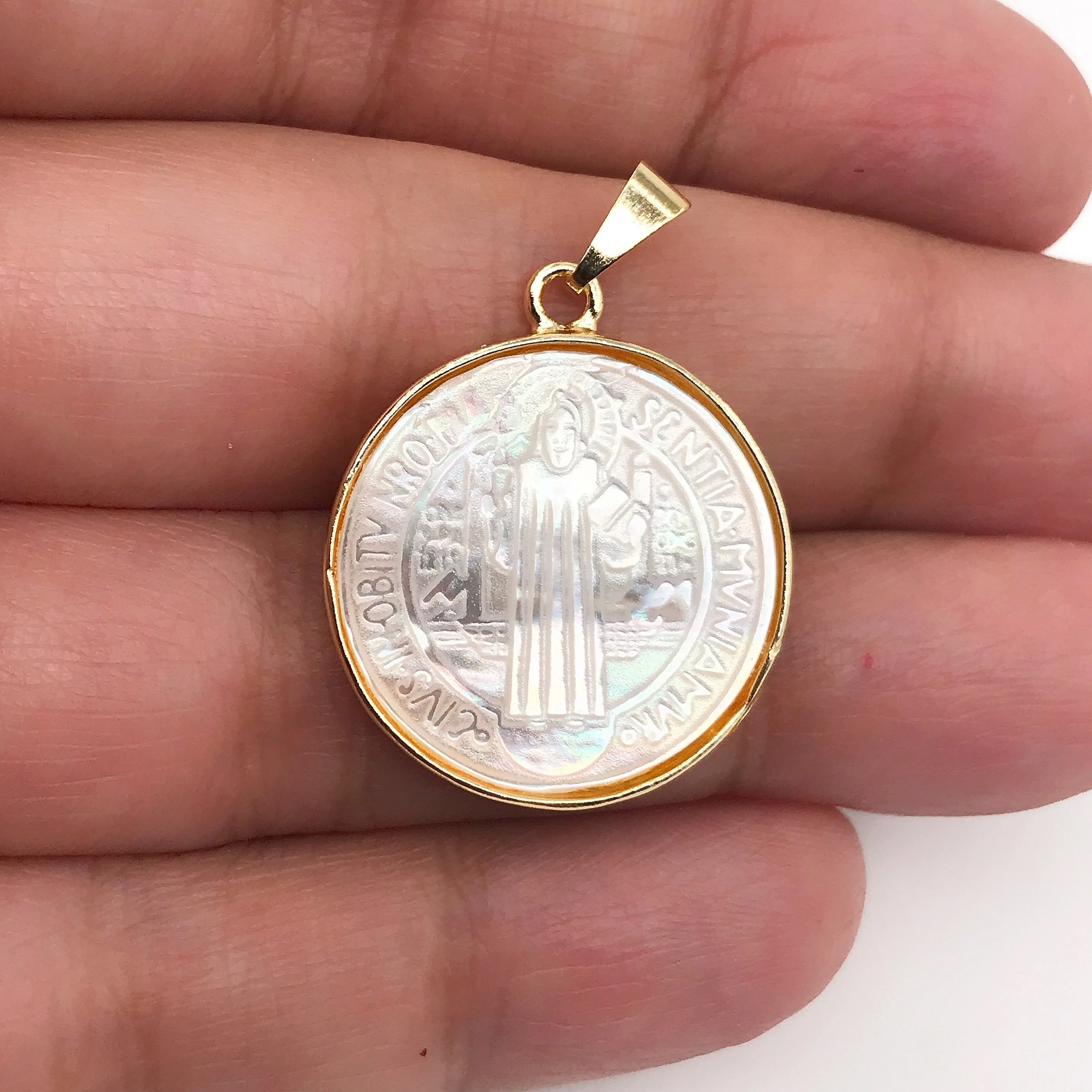 San Benito Shell Medal 18K Gold Plated