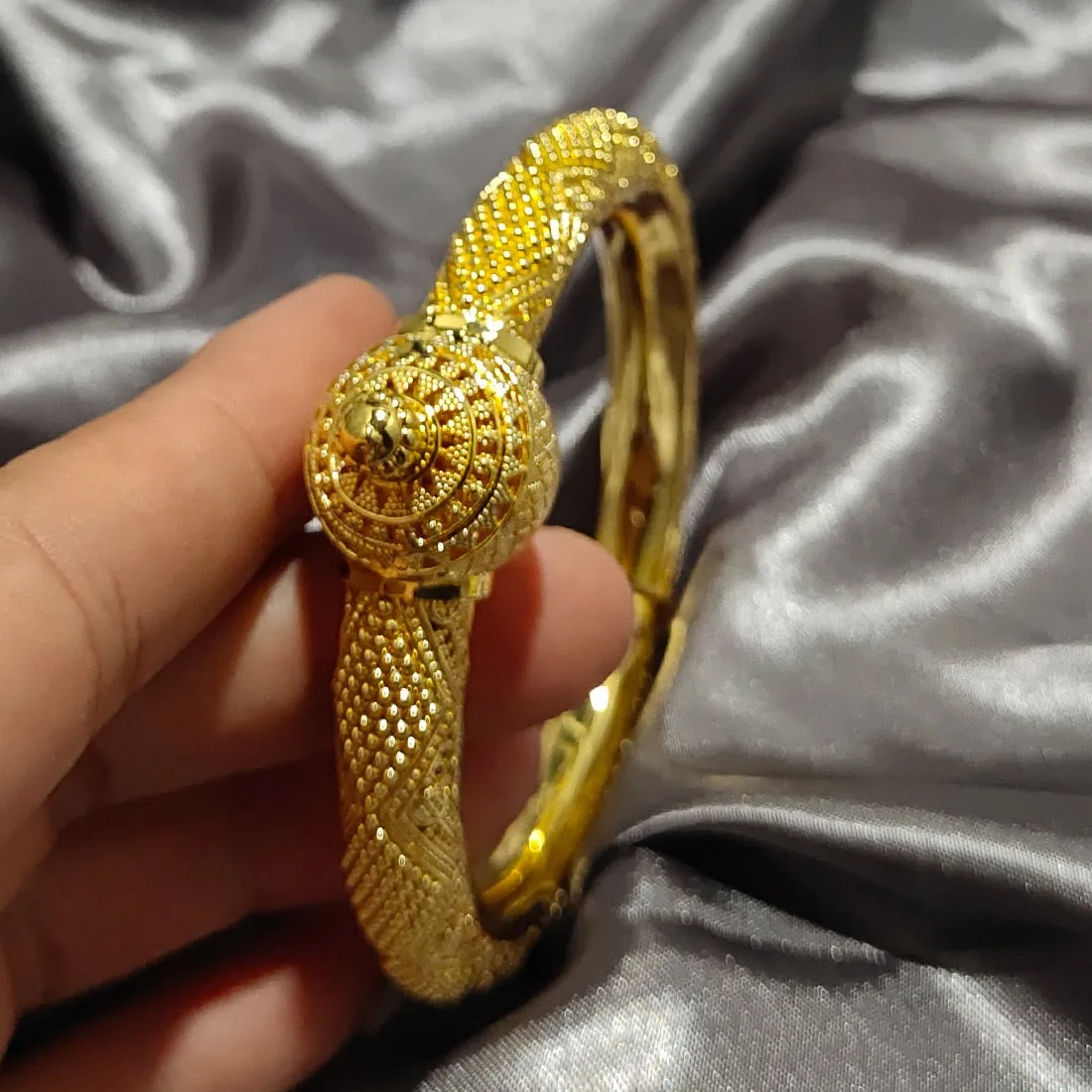 TEEK - Luxury 24k Overlay Color Bangle