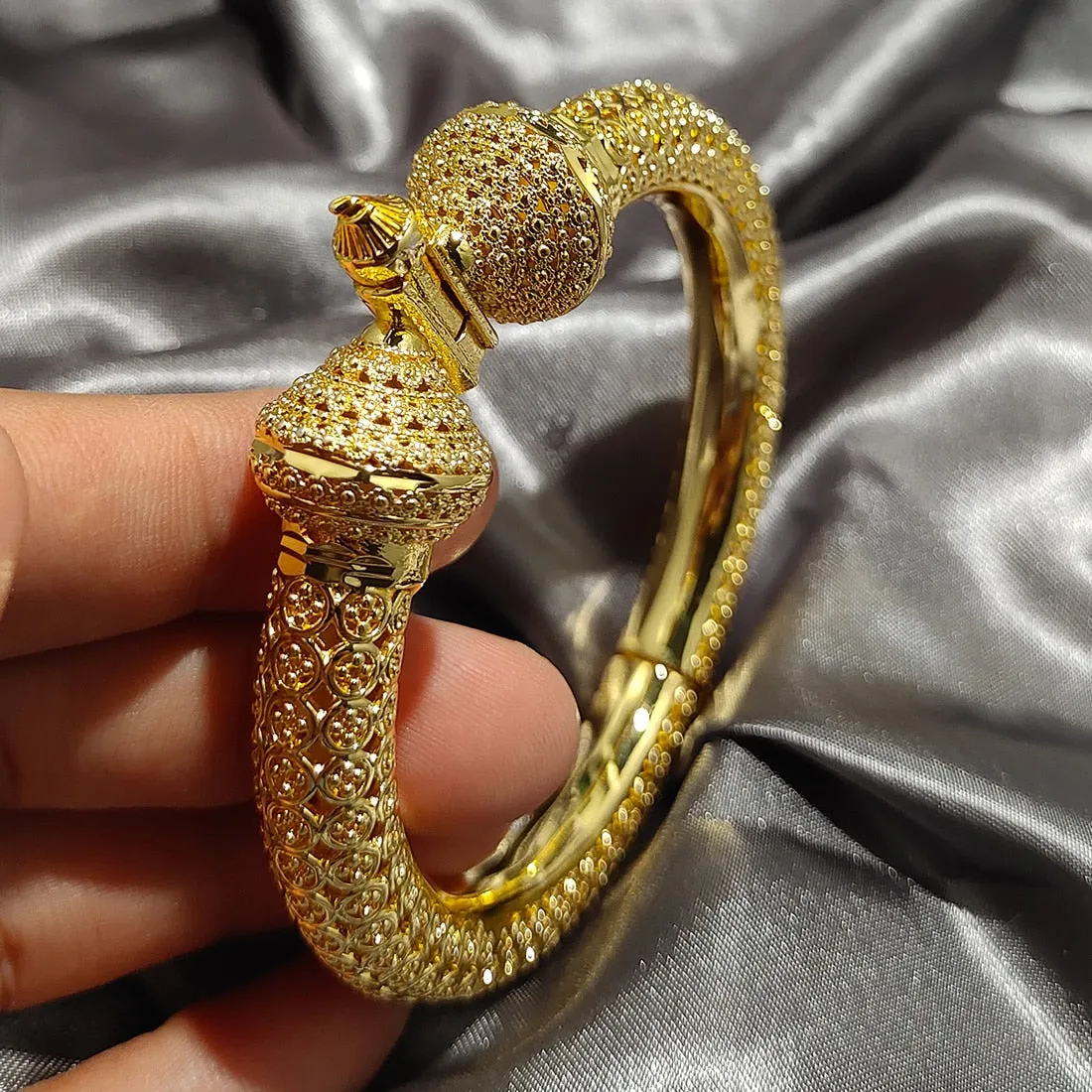 TEEK - Luxury 24k Overlay Color Bangle
