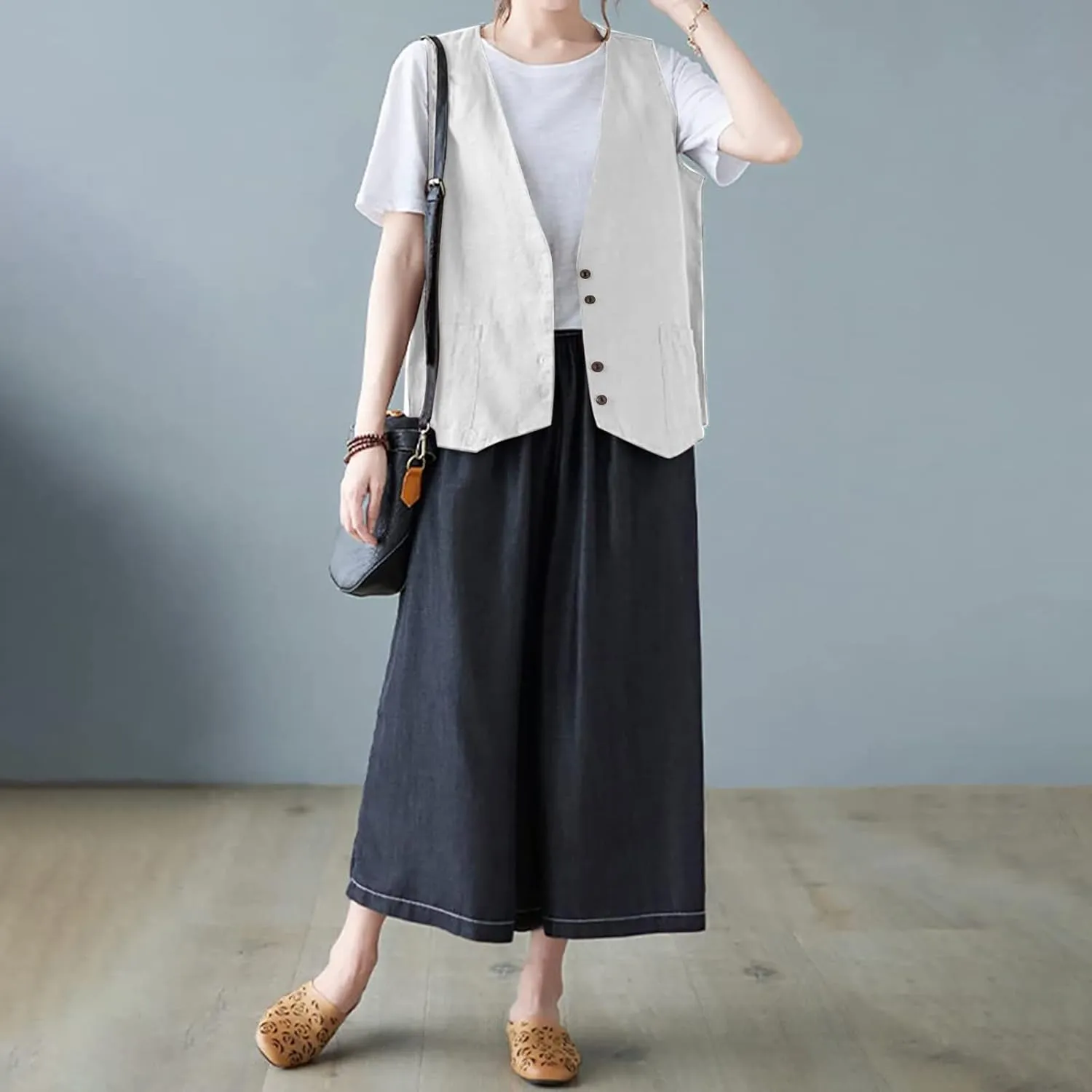 Womens Vest 2023 Summer Cotton Linen Vest Top Vintage Casual Sleeveless Button Down Jacket Loose Vests Outerwear